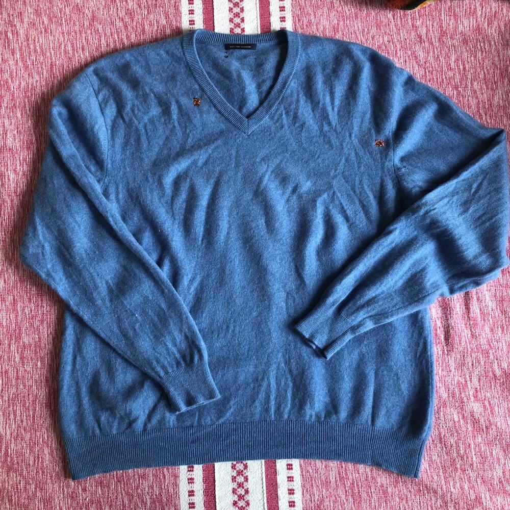 100% Cashmere HAND MENDED Light Blue V-Neck Sweater XL Long Sleeve